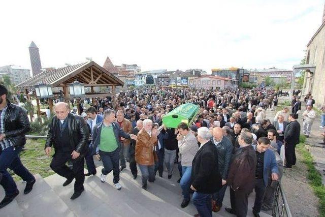 Aziziye Belediye Başkanı Orhan’ın Teyzesinin Eşi Selçuk Kamacı Son Yolculuğuna Uğurlandı