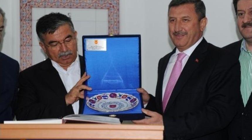 Milli Savunma Bakanı Yılmaz: "g&uuml;ndemimizde Yeni Bir Bedelli Yok"