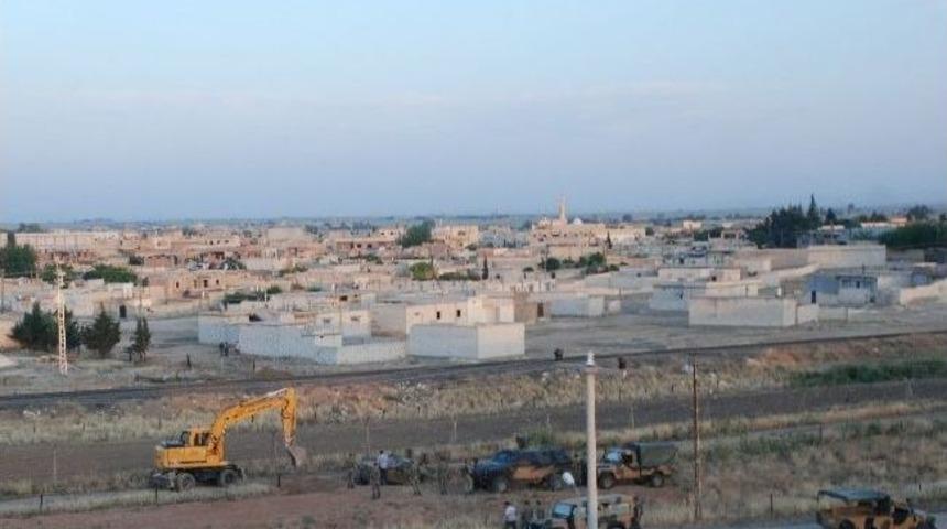 Şanlıurfa&rsquo;da Askeri Ara&ccedil; Devrildi: 1 Asker Yaralı