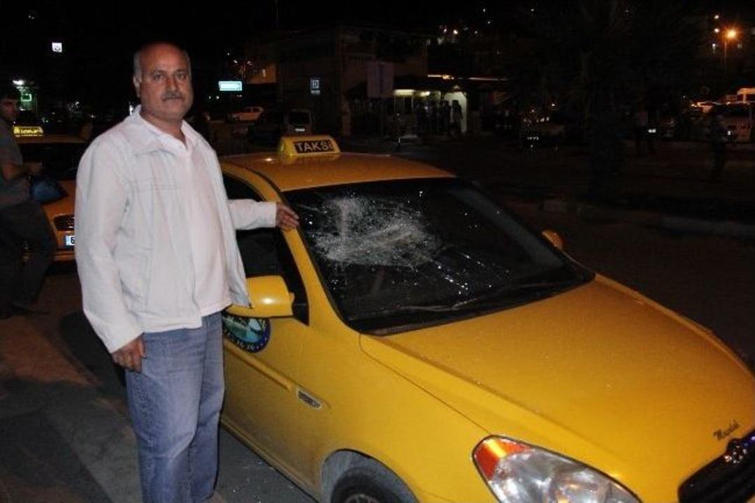 Suriyeli Grup Taksi Durağını Bastı