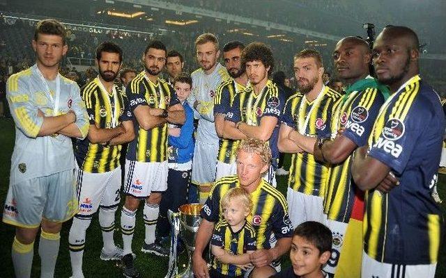 Fenerbahçe Kupasını Aldı