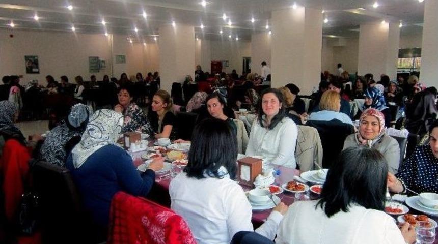 G&uuml;m&uuml;şhane&rsquo;de T&uuml;rk Kadınlar Birliğinden Anneler G&uuml;n&uuml; Programı
