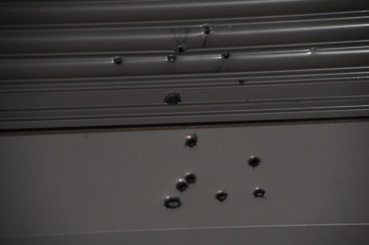 Cizre&rsquo;de İşyerine Silahlı Ve Molotoflu Saldırı