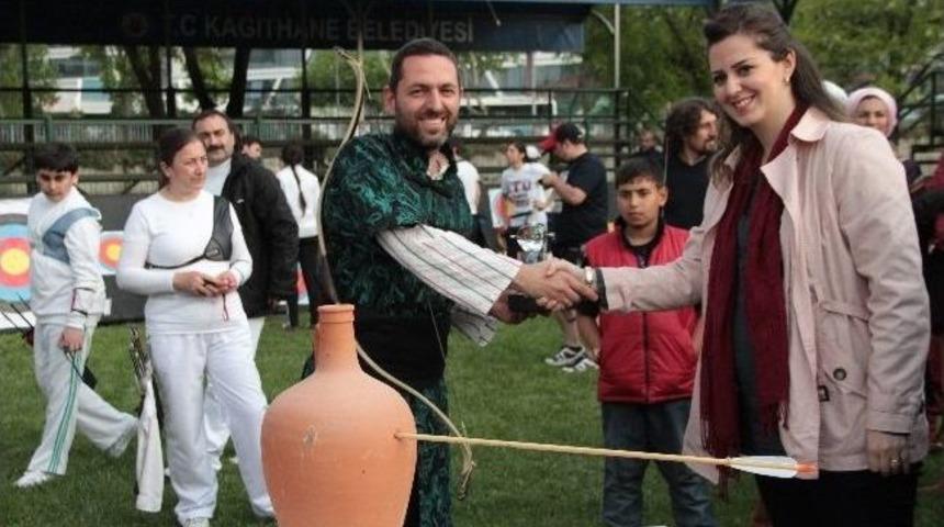 Oklar, Altın İ&ccedil;in Atıldı