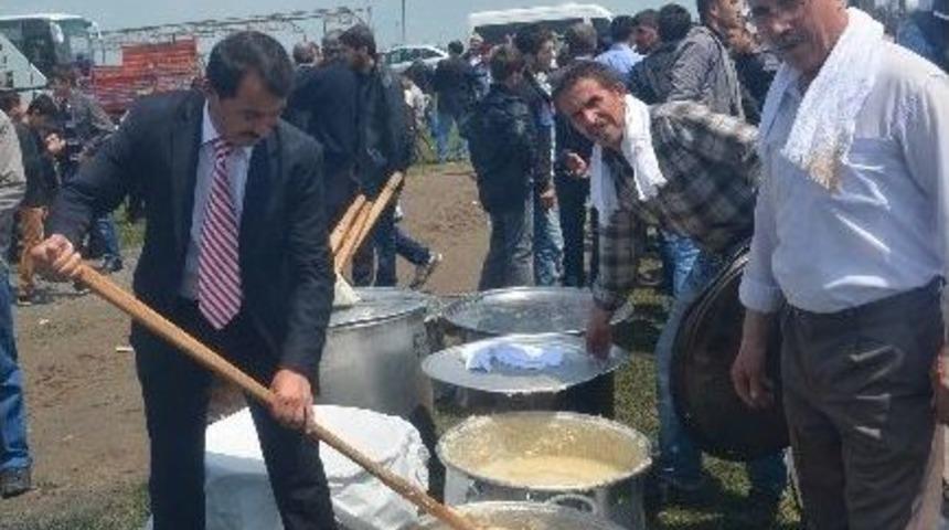 Keşkek Bir Saatte T&uuml;kendi
