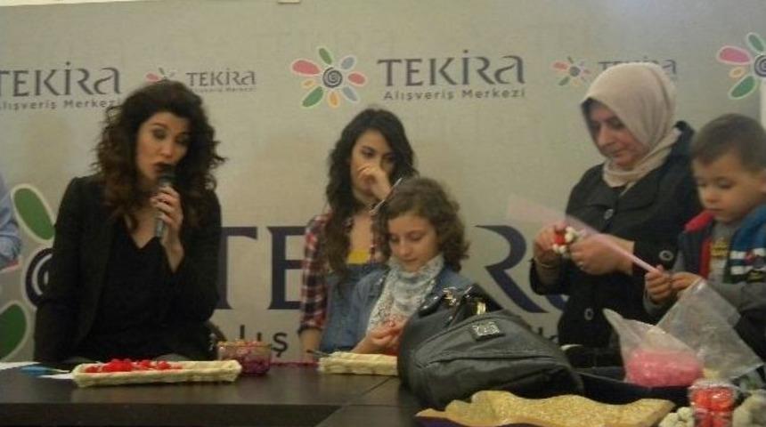 Deniz Akkaya Tekirdağ&rsquo;da Anneler G&uuml;n&uuml;n&uuml; Kutladı
