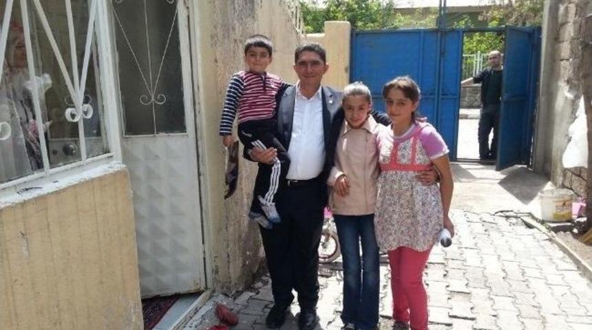 Ak Partili &Ccedil;elebi, Anneleri Evlerinde Ziyaret Etti