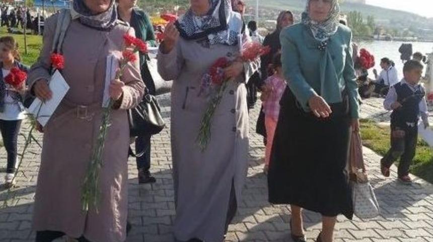 Ak Parti&rsquo;den Anneler G&uuml;n&uuml; Etkinliği