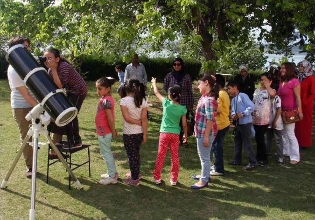 &Ccedil;&uuml; Uzaymer Kapılarını &Ouml;ğrencilere A&ccedil;tı