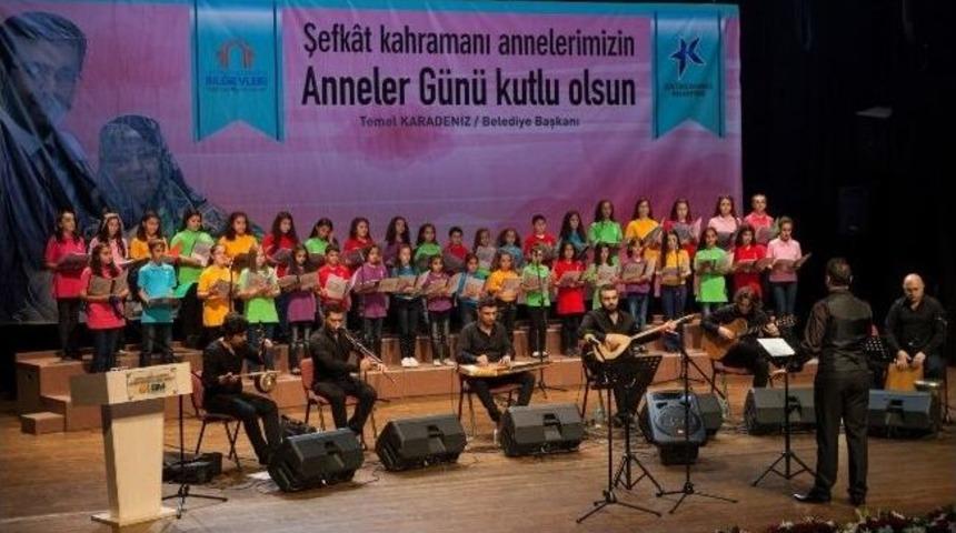 K&uuml;&ccedil;&uuml;k&ccedil;ekmece&rsquo;de Anneler G&uuml;n&uuml;ne &Ouml;zel Etkinlik