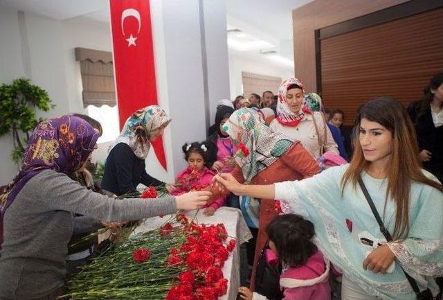 K&uuml;&ccedil;&uuml;k&ccedil;ekmece&rsquo;de Anneler G&uuml;n&uuml;ne &Ouml;zel Etkinlik 3