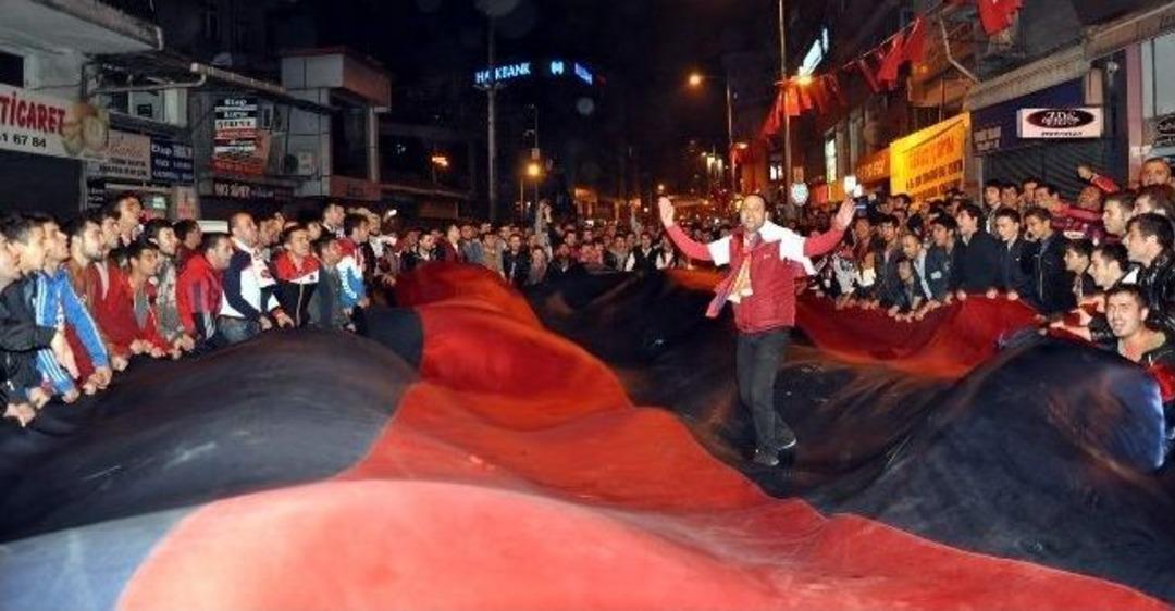 K&ouml;m&uuml;rspor&rsquo;a, Taraftarlardan Coşkulu Karşılama