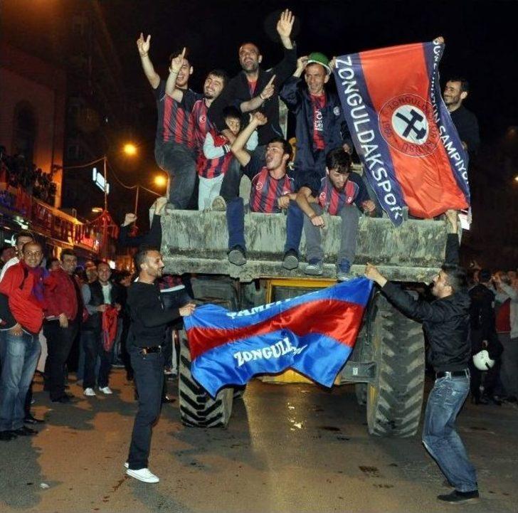 Kömürspor’a, Taraftarlardan Coşkulu Karşılama G2