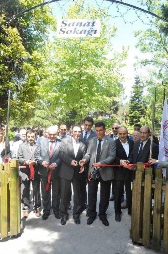 Be&uuml;&rsquo;de 20. Uluslararası Bilim Ve Gen&ccedil;lik Haftası Kortejle Başladı 1