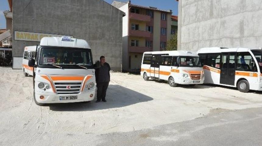 Boz&uuml;y&uuml;k'te 1 Nolu Dolmuş Durağı Yeni Yerinde Hizmet Vermeye Başladı