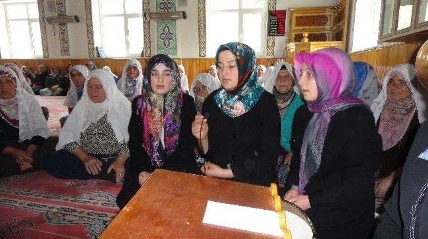 K&ouml;y Camileri Bayanlarla Dolup Taşıyor