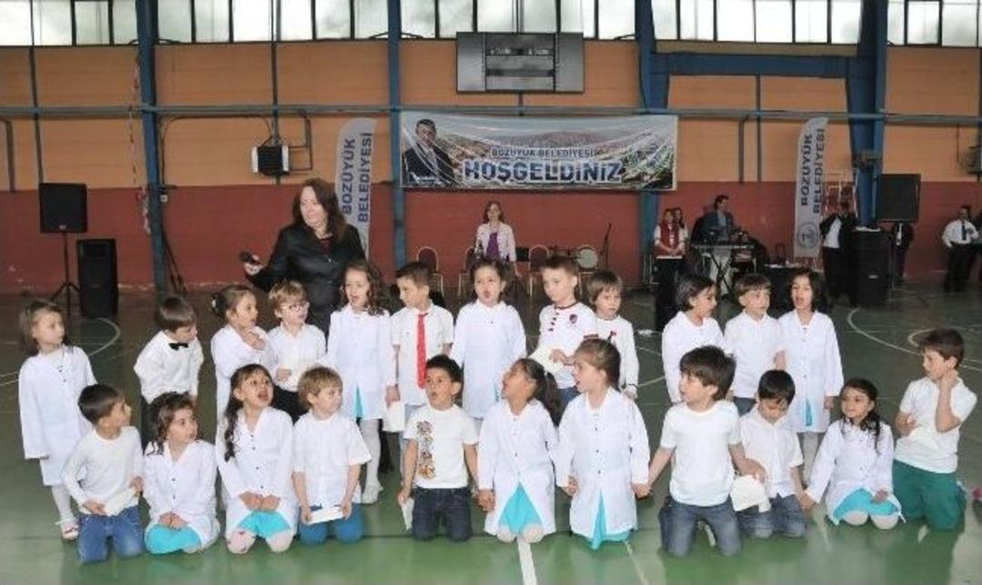 Anneler G&uuml;n&uuml;&rsquo;nde Miniklerden &Ouml;zel G&ouml;steriler