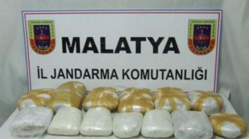 Yolcu Otob&uuml;s&uuml;nde 20 Kilo Esrar Ele Ge&ccedil;irildi