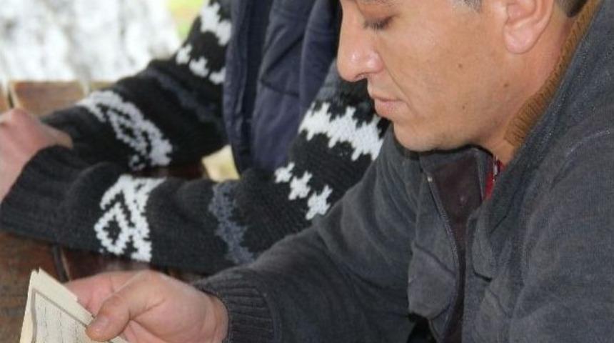 Ahit Sandığının Yerini Bildiğini İddia Ediyor