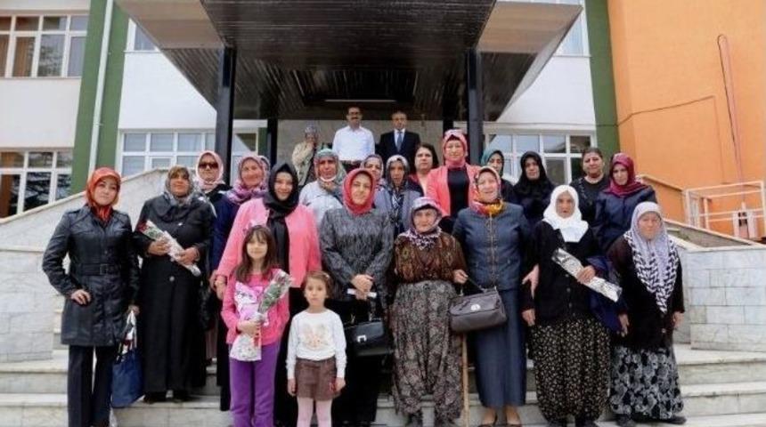 Aksaray'da Protokol Eşlerinden "anneler G&uuml;n&uuml;" Programı