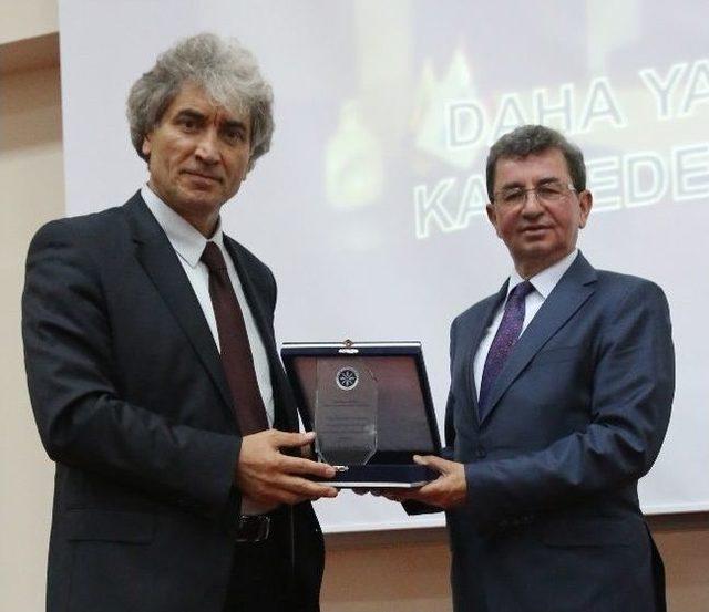 İşadamı Davut Doğan’dan Arü’de “girişimcilik” Dersi