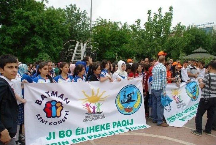 Belediye Eşbaşkanları Sokaklarda Çöp Topladı G4