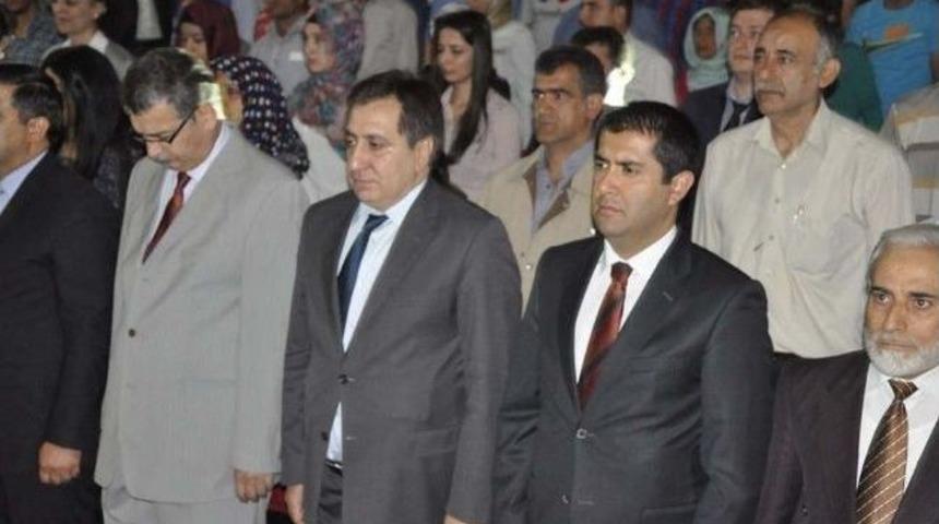 Gözlerini Bantla Bağlayarak Yürüdüler