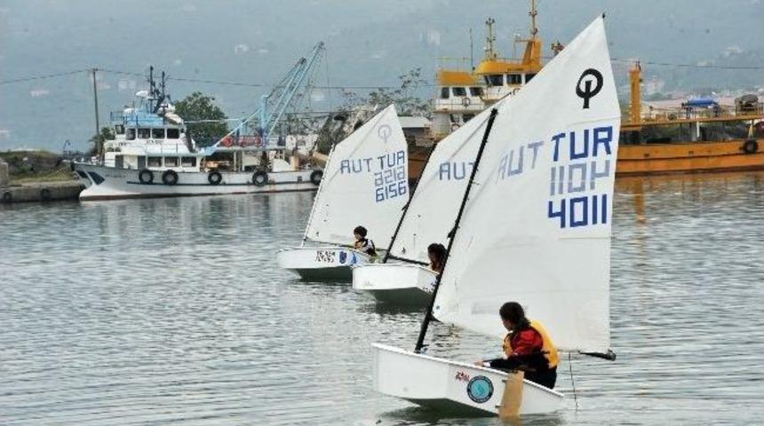 Trabzon&rsquo;da Gen&ccedil;ler Başarıya Yelken A&ccedil;tı