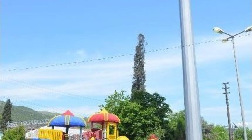 &Ccedil;ocuk Parkına Yapılan Baz İstasyonu Tepki &Ccedil;ekti