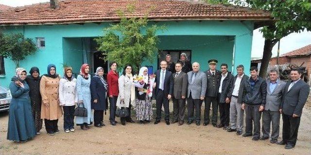 Şehit Annesine, Duygu Dolu Anneler Günü Ziyareti