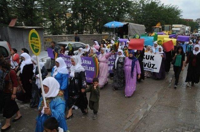 Cizre'de Tecavüz Protestosu