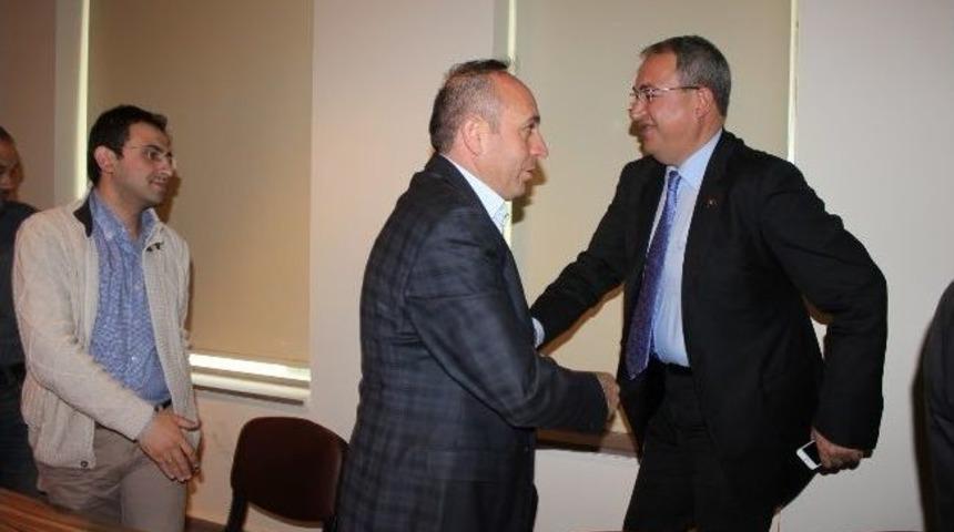 &Uuml;nver, İnşaat Firma Y&ouml;neticileri İle Bir Araya Geldi