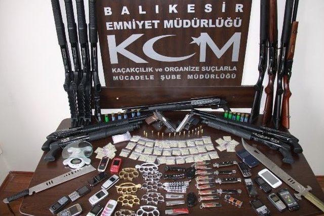 Balıkesir Polisinden Baba-oğul Operasyonu 1