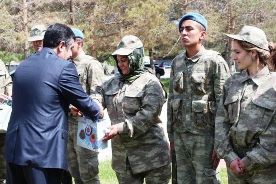 Engelliler 1 G&uuml;nl&uuml;ğ&uuml;ne Asker Oldu