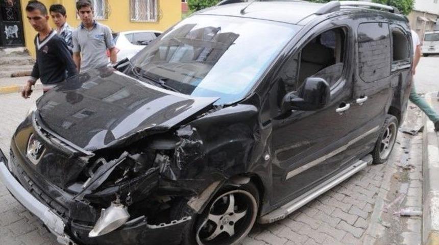 Cizre&rsquo;de Trafik Kazası: 3 Yaralı