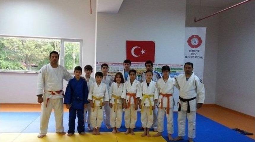 İranlı Antren&ouml;r Najari Yalova&rsquo;da