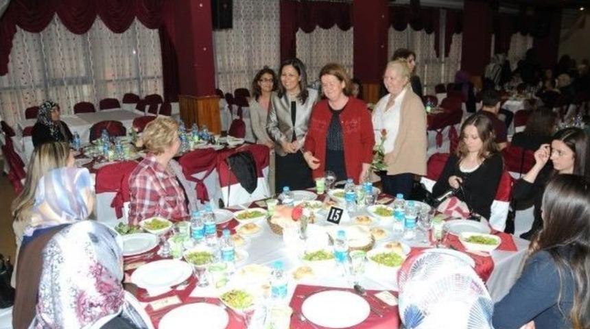 G&ouml;n&uuml;l El&ccedil;ileri İle Şehit Anneleri Buluştu