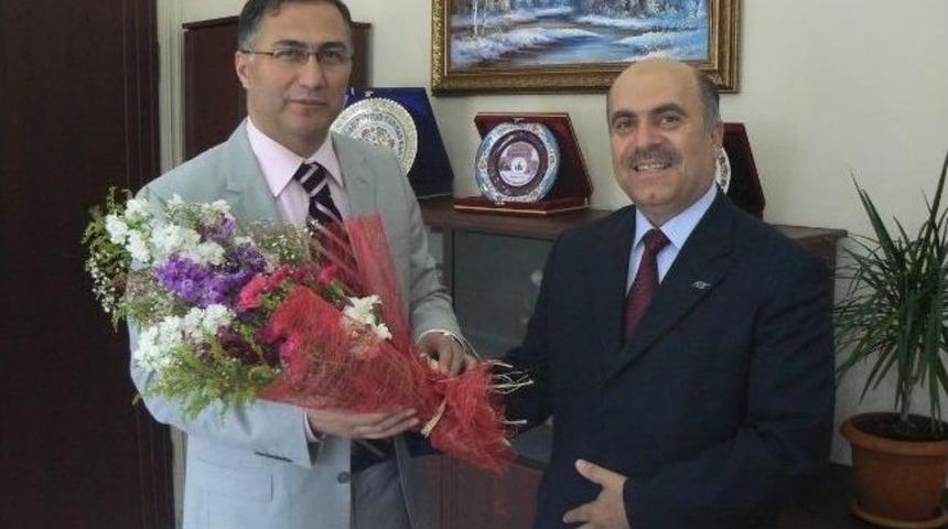 Boz&uuml;y&uuml;k Sgk Kaymakam Şakalar'ı Ziyaret Etti