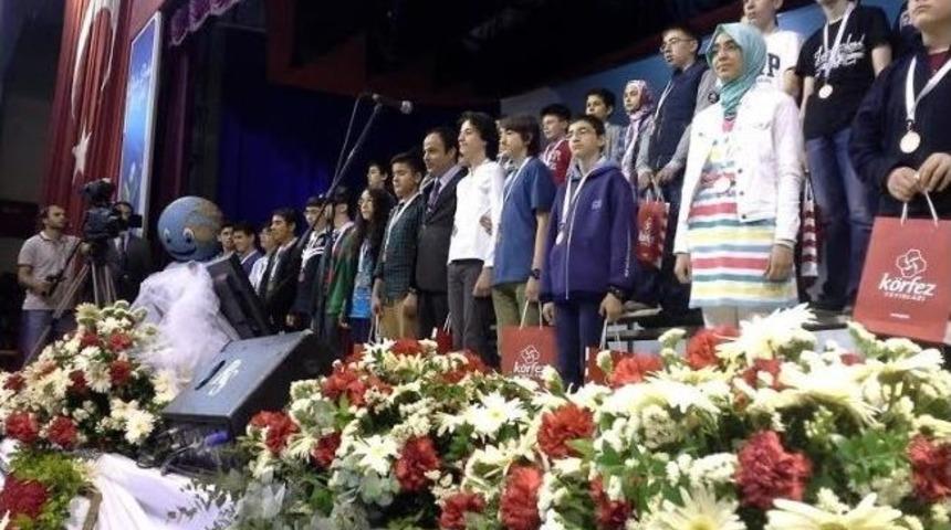 Matematik-fen Yarışmasında Bronz Madalya Zekeriya Acıların Oldu