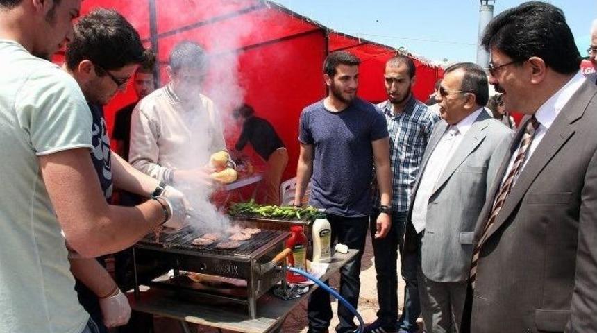 Cumhuriyet &Uuml;niversitesi&rsquo;nde Gen&ccedil;lik Ş&ouml;lenleri Başladı