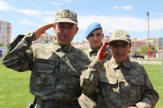 &Ccedil;akı Gibi Asker Oldular 3
