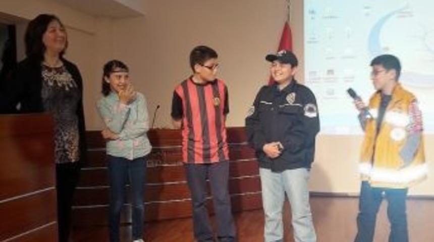 Esog&uuml; Eğitim Fak&uuml;ltesi&rsquo;nin 'topluma Hizmet Uygulamaları' Etkinliği S&uuml;r&uuml;yor