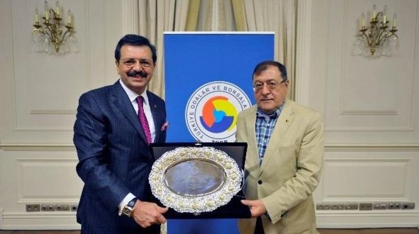 Tobb Başkanı Hisarcıklıoğlu&rsquo;ndan Parmaksız&rsquo;a Plaket