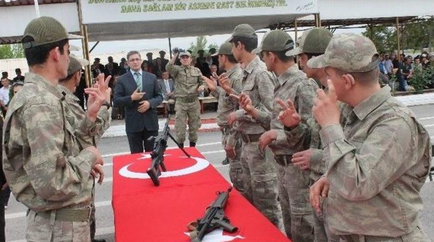 İşitme Engelliler Sessiz Yemin Etti