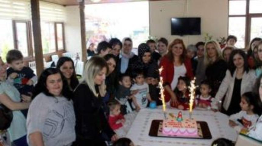 Kreş Ve Bakımevinde Anneler G&uuml;n&uuml; Kutlandı
