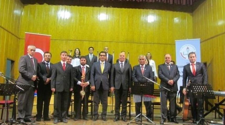 &Ouml;ğretmenlerden Muhteşem T&uuml;rk Halk M&uuml;ziği Konseri