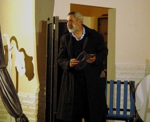 Parmaklıklar Ardında Tiyatro Galası 1