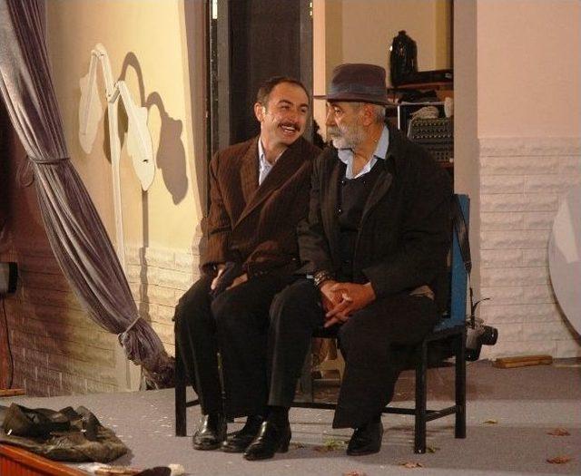 Parmaklıklar Ardında Tiyatro Galası 3