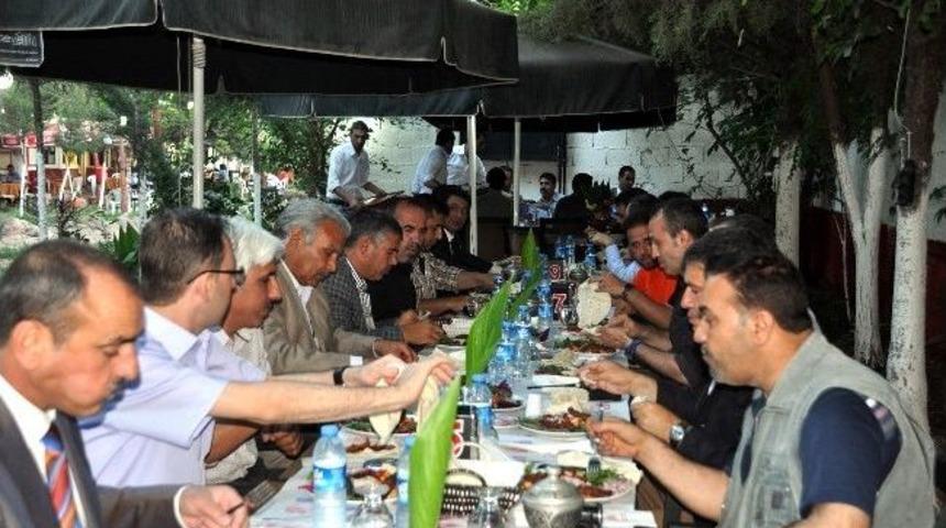 Kaymakam Fırat Balıklı Kaya Onuruna Akşam Yemeği Verdi