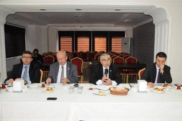 Tekirdağ Büyükşehir Belediye Başkanı Albayrak, Çorlulu Muhtarlarla Bir Araya Geldi